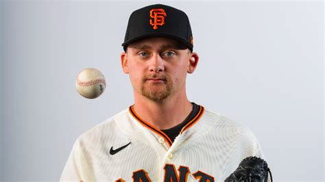 SF Giants call up top right-handed pitching prospect